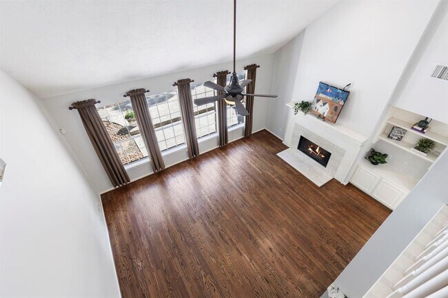 Building Photo - 7 Tamarind Pl