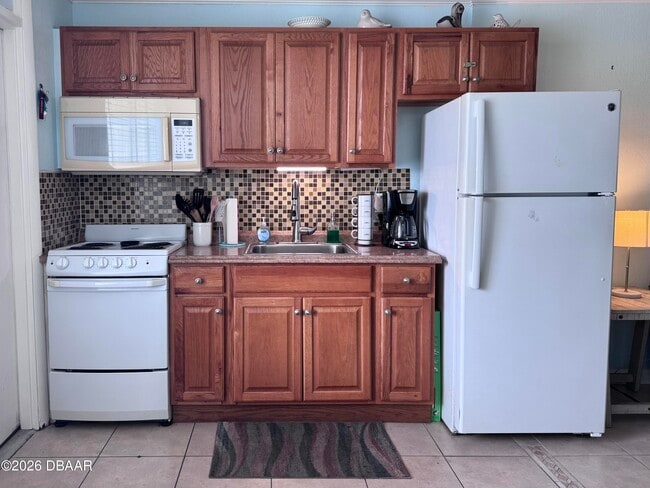 Building Photo - 935 S Atlantic Ave