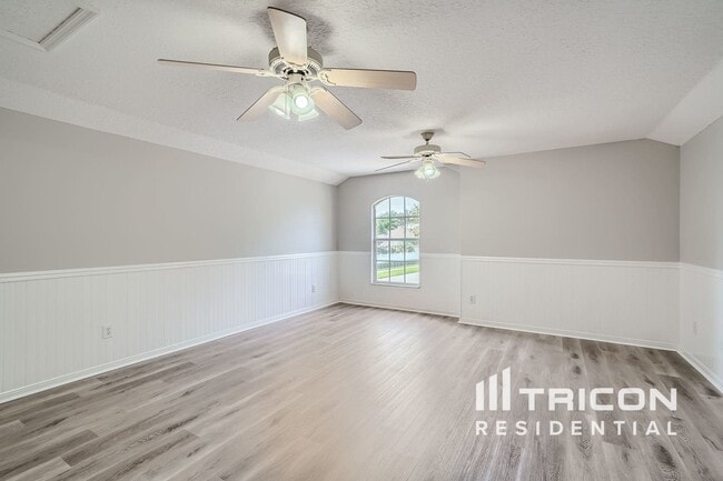 Building Photo - 2964 Hickory Grove Dr
