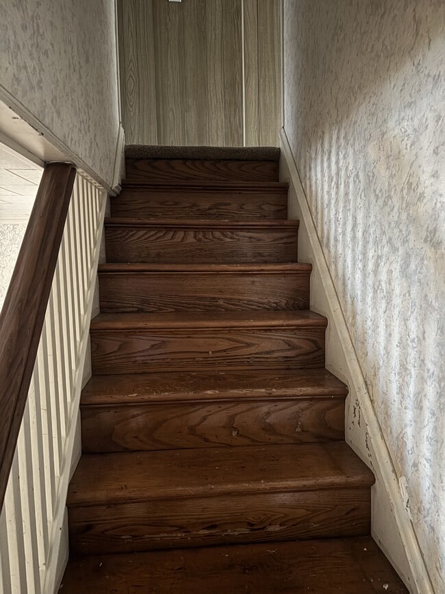 Building Photo - 2 S Vine St