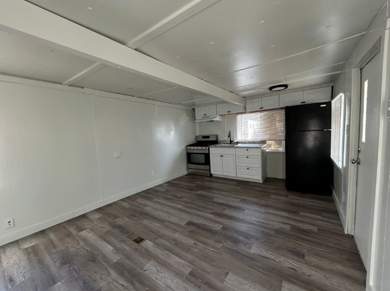 Building Photo - 500 S Main St