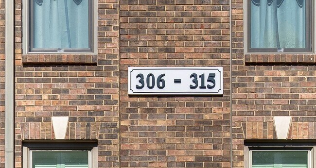 Building Photo - 312 Sloan Rd