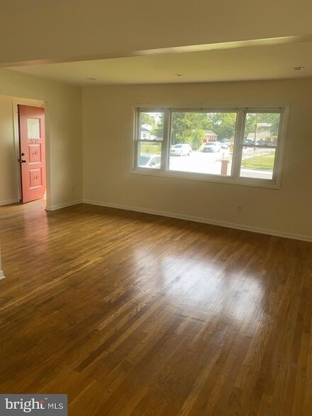 Building Photo - 6215 Auth Rd