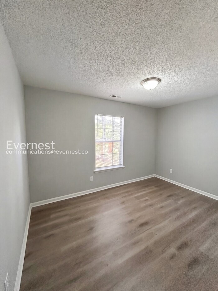 Building Photo - 1228 Capps Hollow Dr