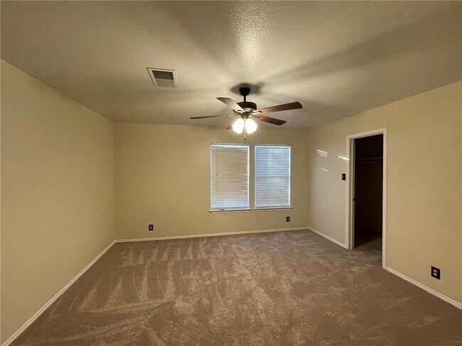 Building Photo - 102 Brentwood Dr