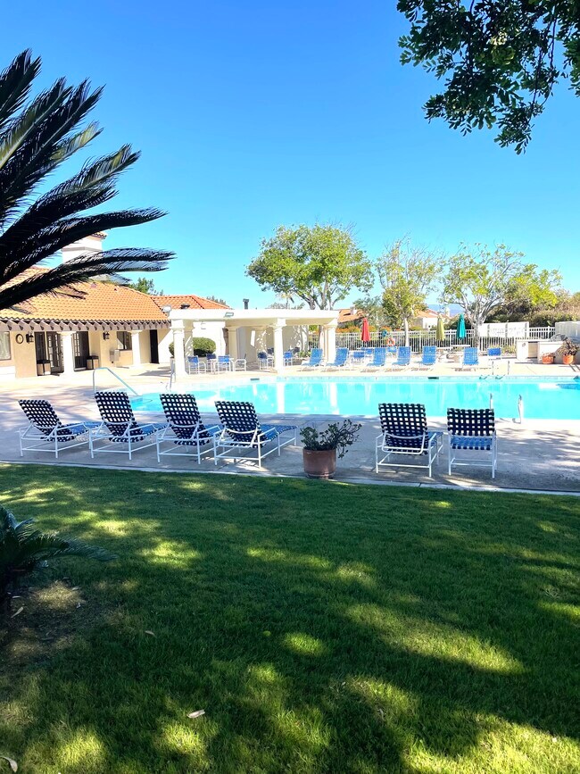 Building Photo - 15922 Avenida Villaha