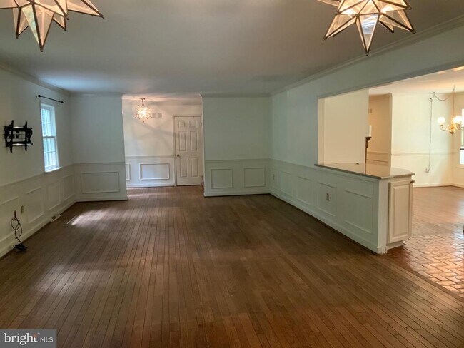Building Photo - 413 Fruit Farm Rd