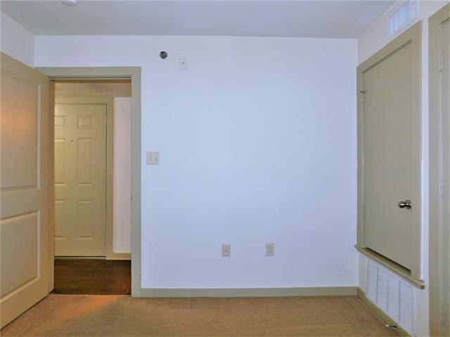 Building Photo - 1512 N Elm St
