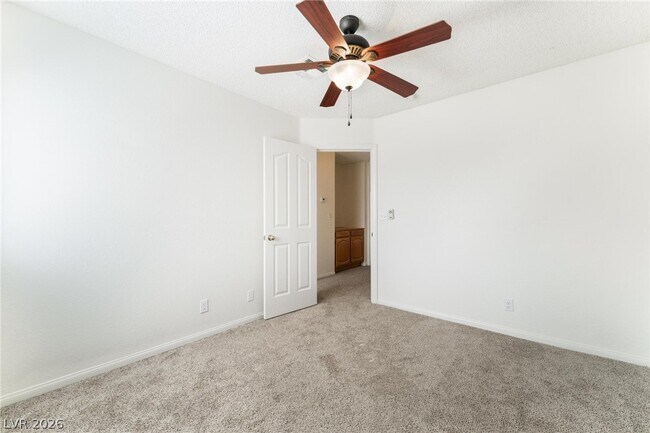 Building Photo - 15 Stone Cress Dr