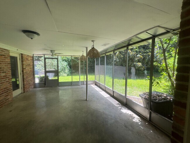 Building Photo - 3054 Merrimac Dr