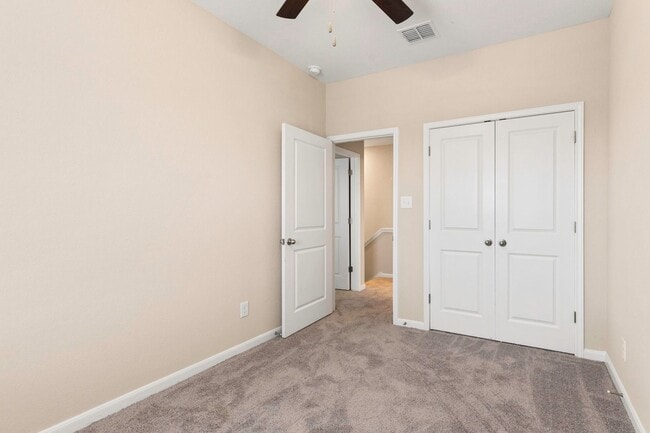 Building Photo - ONE MONTH FREE RENT