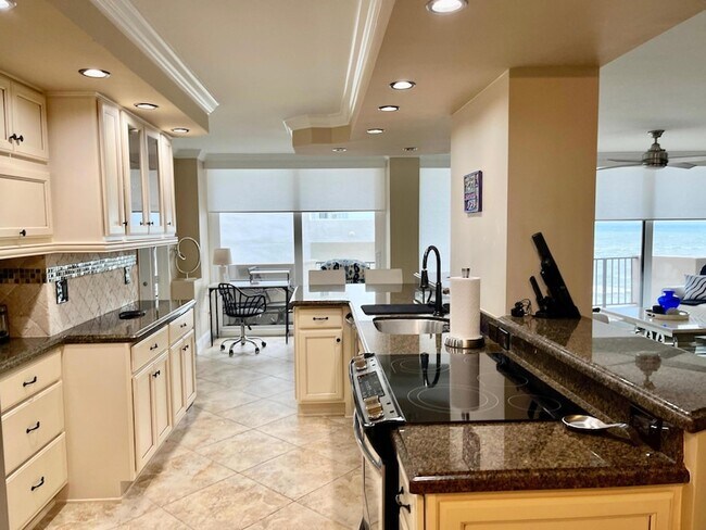 Building Photo - 4200 N Ocean Dr