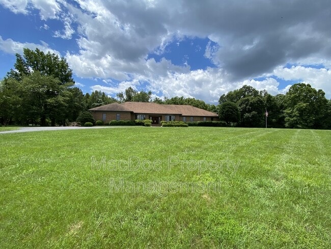 Building Photo - 11225 N Club Dr