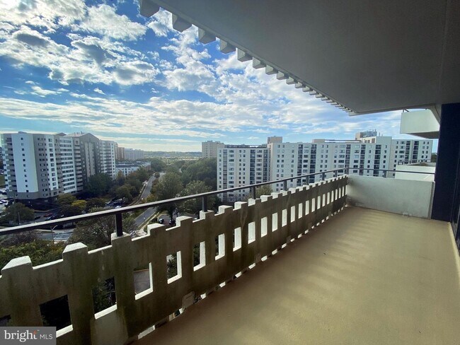 Building Photo - 6301 Stevenson Ave