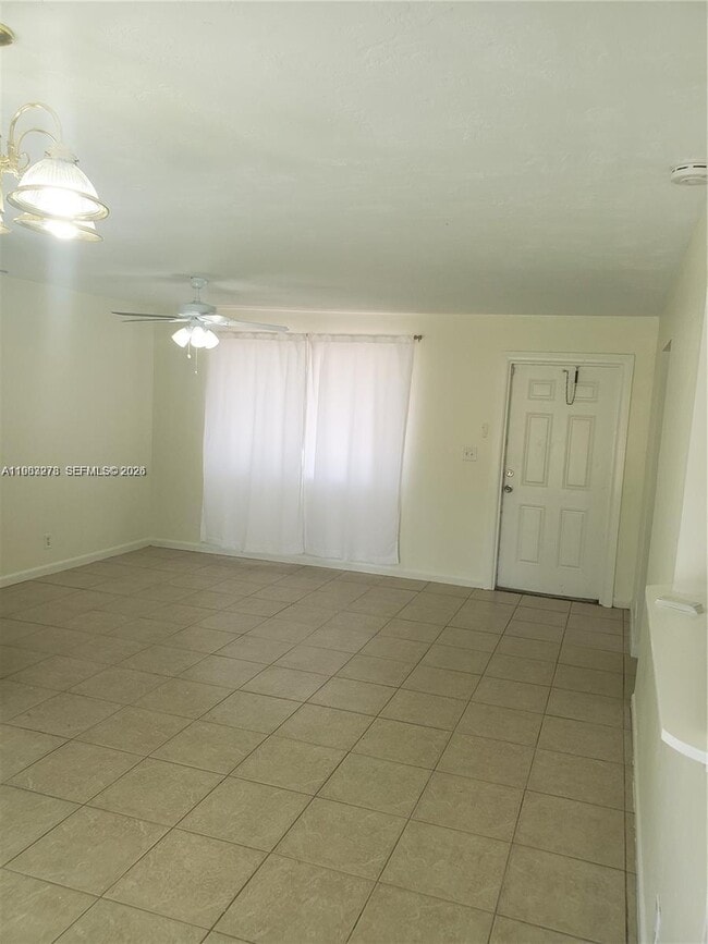 Building Photo - 831 SW 14th Ct