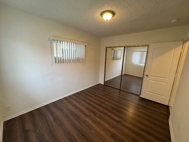 Building Photo - 314 W Providencia Ave