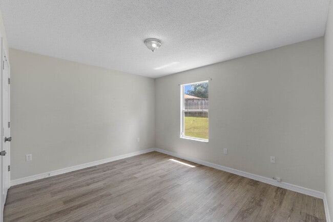 Building Photo - 147 Cabana Way