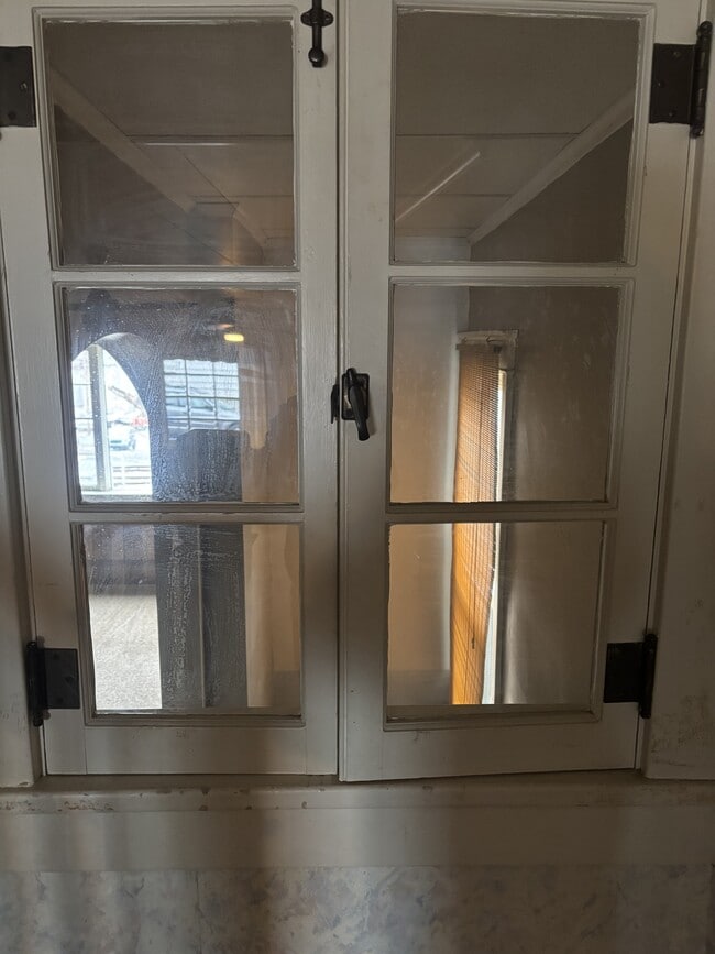 Building Photo - 2 S Vine St