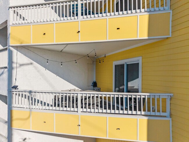 Building Photo - 302 Canal Dr