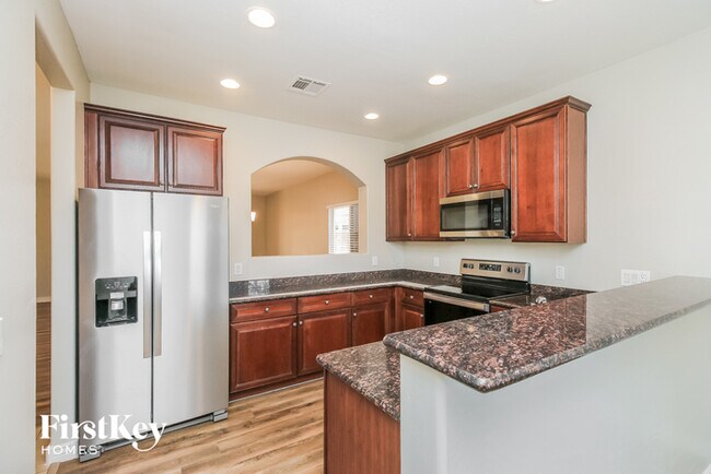 Building Photo - 677 W Mesquite Tree Ln
