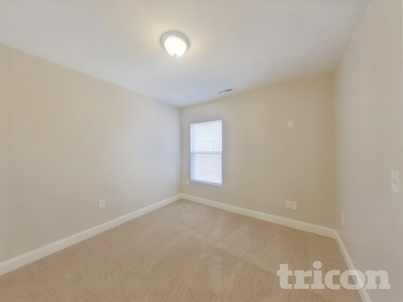 Building Photo - 4736 Abercromby St