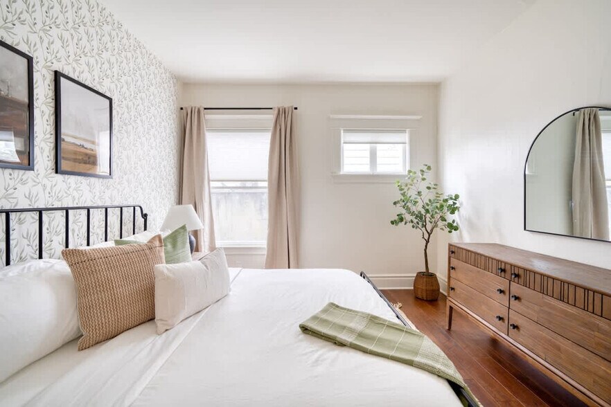 Building Photo - 1036 SE 12th Ave