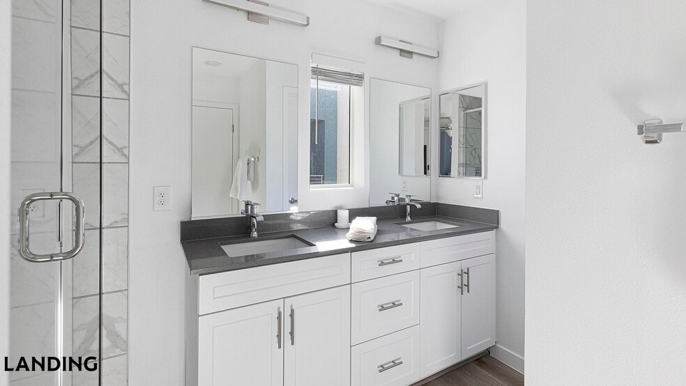 Building Photo - 2705 N Rancho Dr