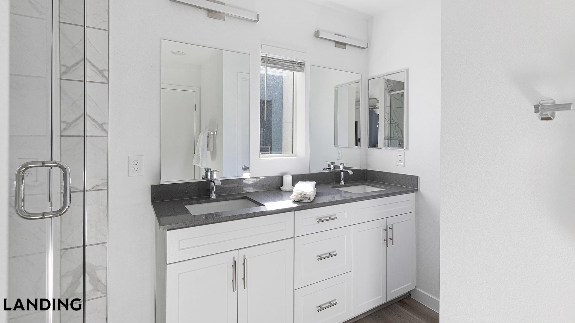 Building Photo - 2705 N Rancho Dr