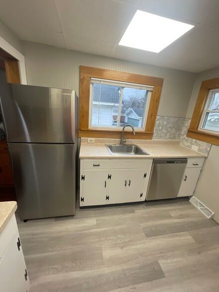 Building Photo - 3423 Osler Ave