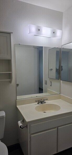 Building Photo - 204 Grayson Way