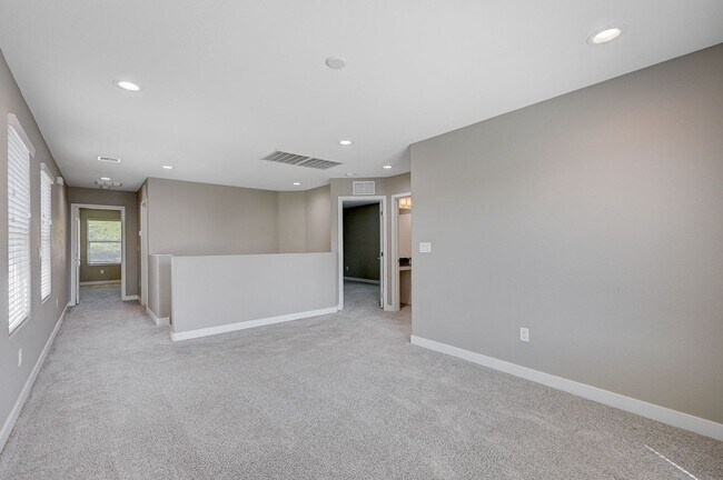 Building Photo - 2022 Single Family Home: 50% off first mon...