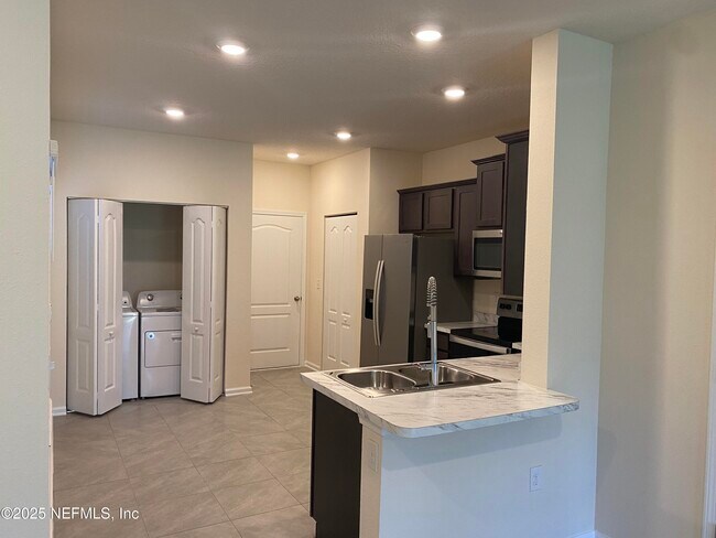 Building Photo - 9589 Mira Loma Dr