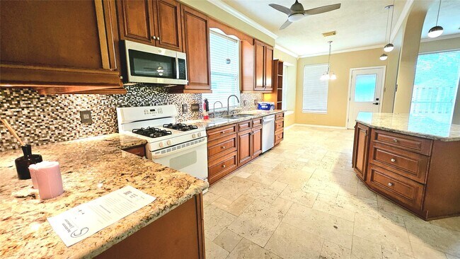 Building Photo - 3121 English Oaks Blvd