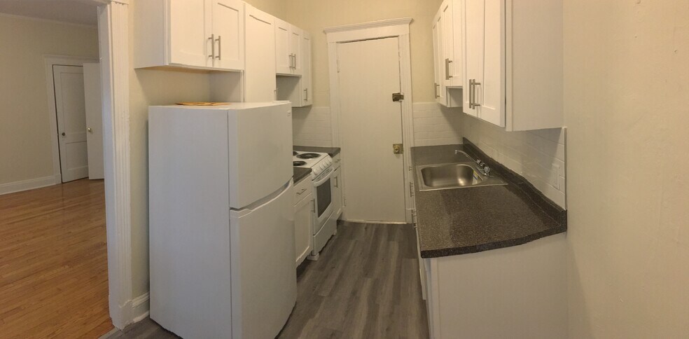 Building Photo - 1111 Boylston St