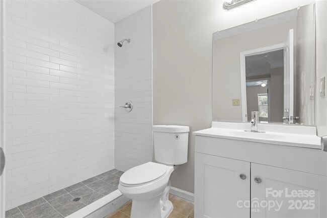Building Photo - 16061 Stuarts Draft Ct