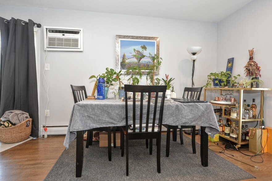 Dining - 200 Prospect Ave