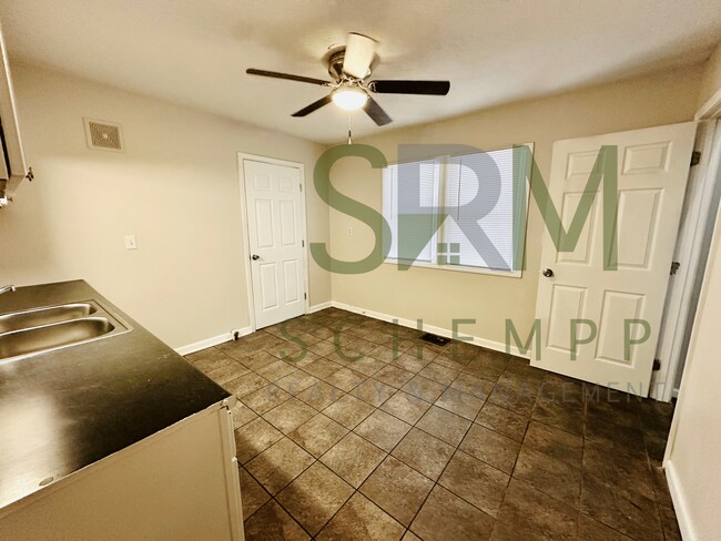 Building Photo - Updated 4BR house in Taylor Berry Neighborhood