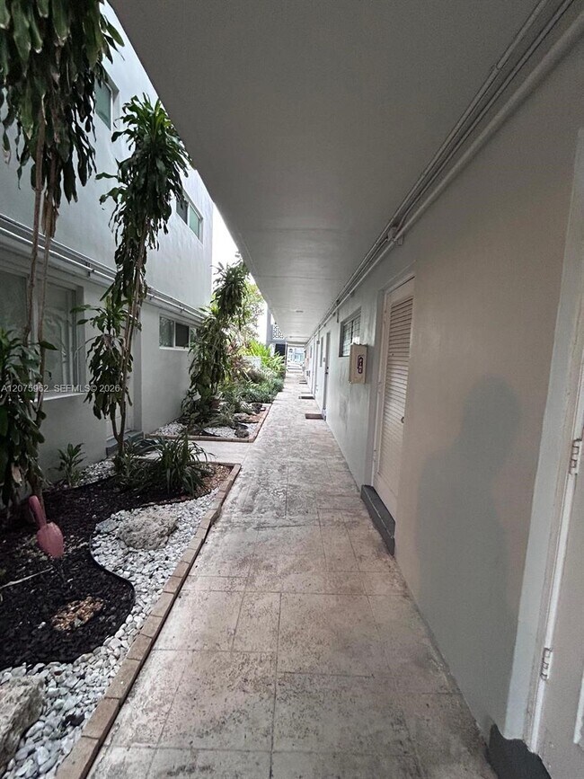 Building Photo - 13105 Ixora Ct