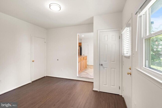 Building Photo - 8902 Huxley Ct
