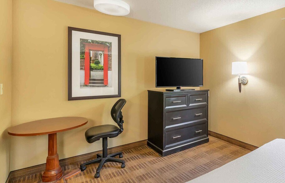 Building Photo - Furnished Studio-Destin - US 98 - Emerald ...