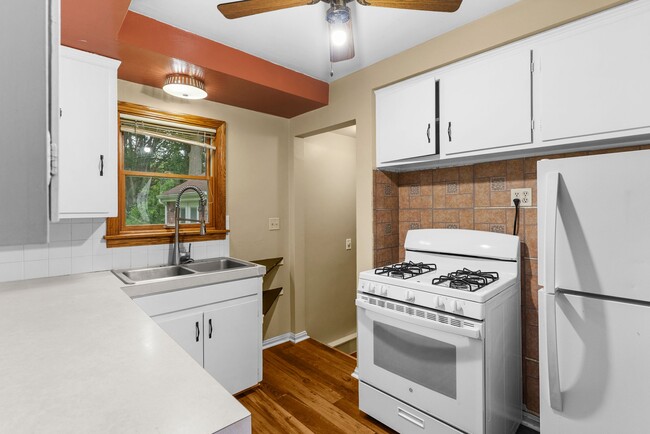 Building Photo - 3663 Monaca Ave