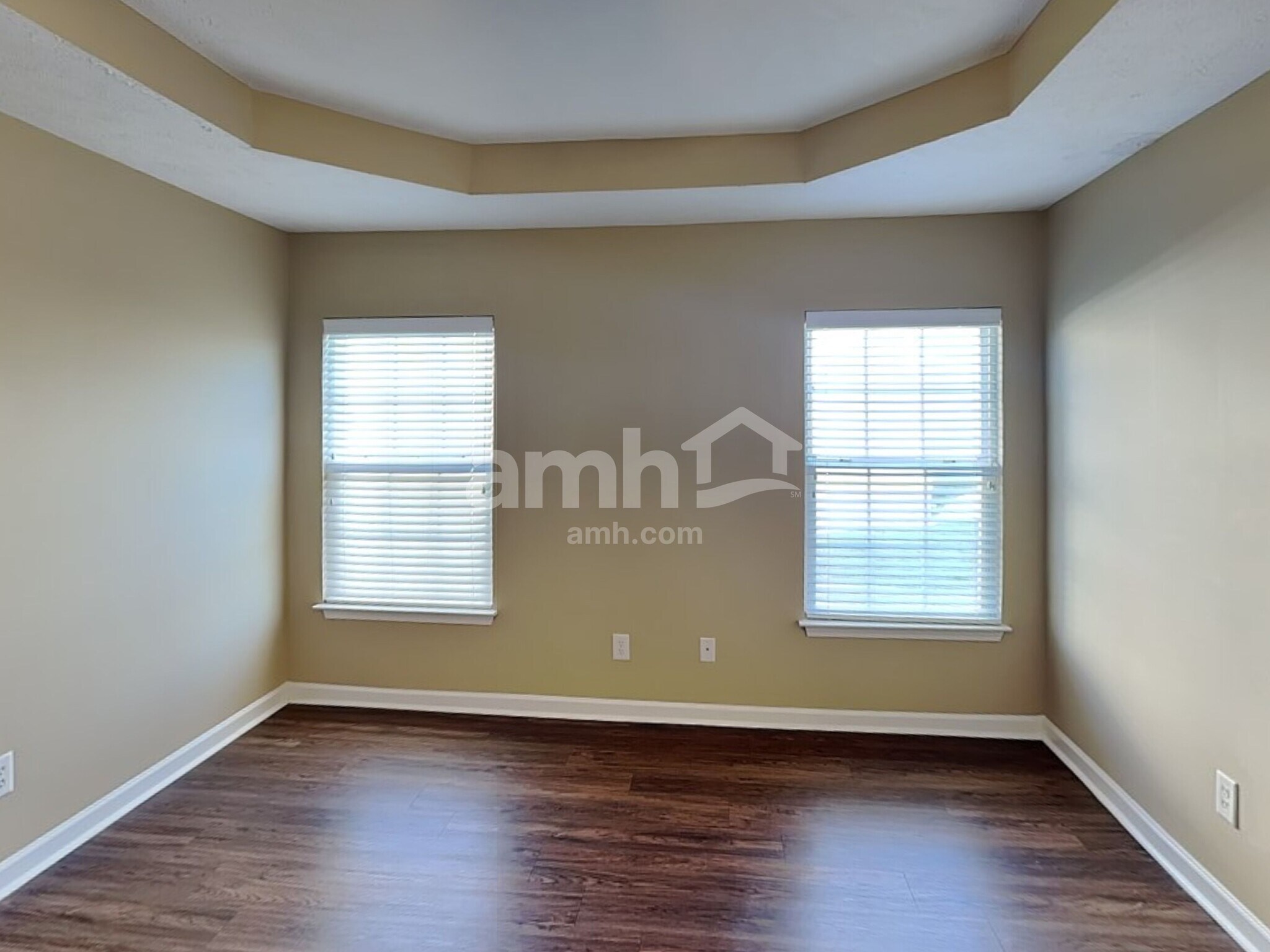 Building Photo - 4005 Strata Dr