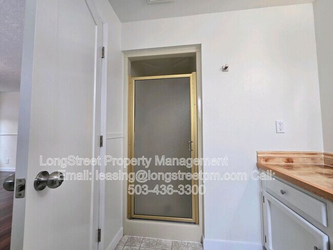 Building Photo - 2018 Nut Tree Dr NW