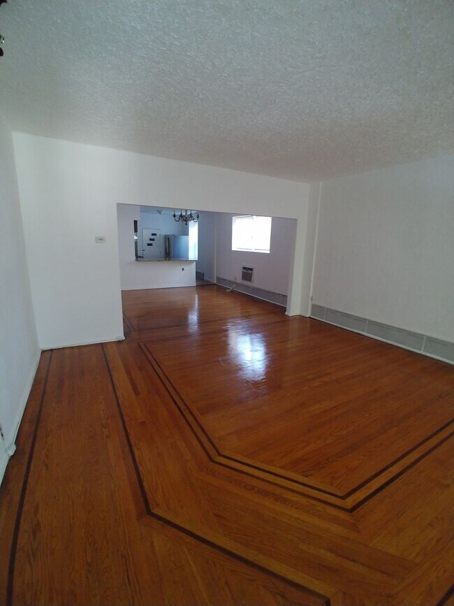 Building Photo - 28 N 50th St