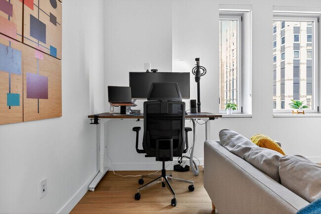 Building Photo - 84 William St