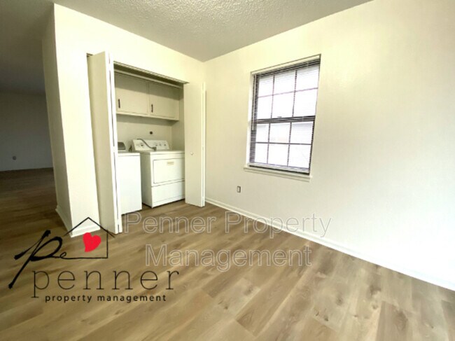 Building Photo - 2100 SW 8th St