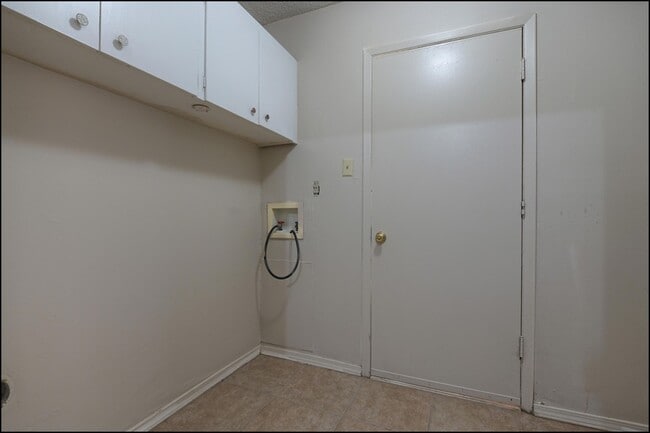 Building Photo - 6951 Alto Rey Ave