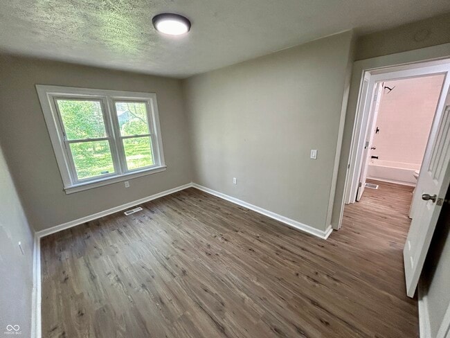 Building Photo - 4306 Norwaldo Ave