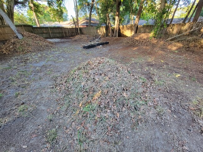 Building Photo - 4846 Royal Palm Ave