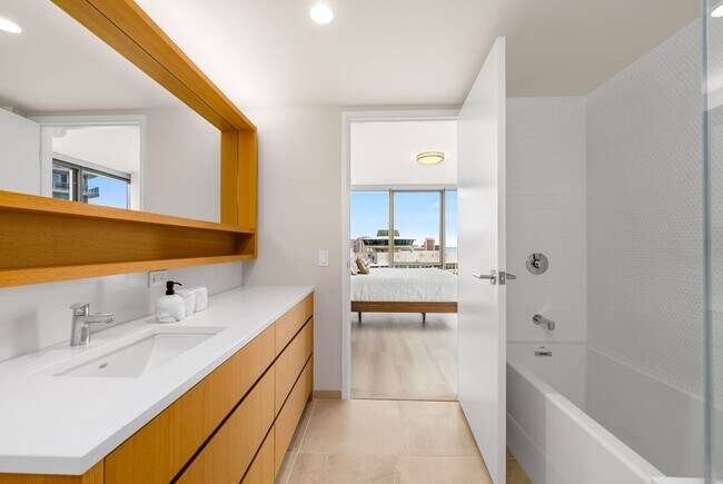 Building Photo - Sky Ala Moana (West) #3001 - Fully furnished 2 BR/2 BA/2 parking